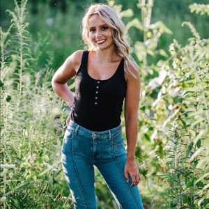 Meet your Posher, Mira